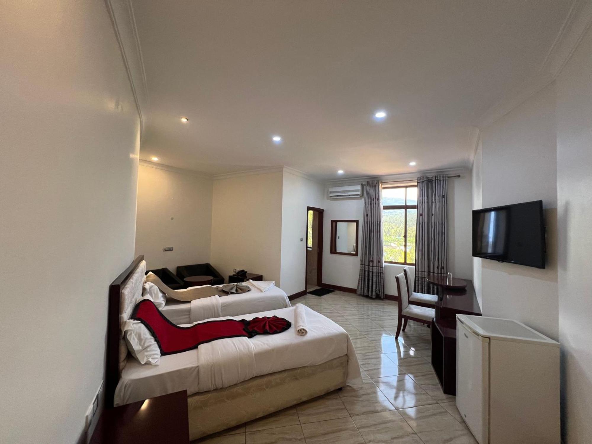 Nejobugg Palace Hotel Nkoanrua 외부 사진